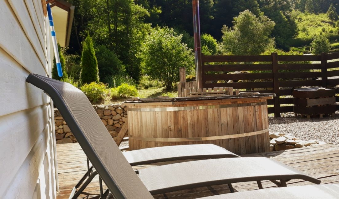 Bain-nordique et bain de soleil du Chalet Clairlune